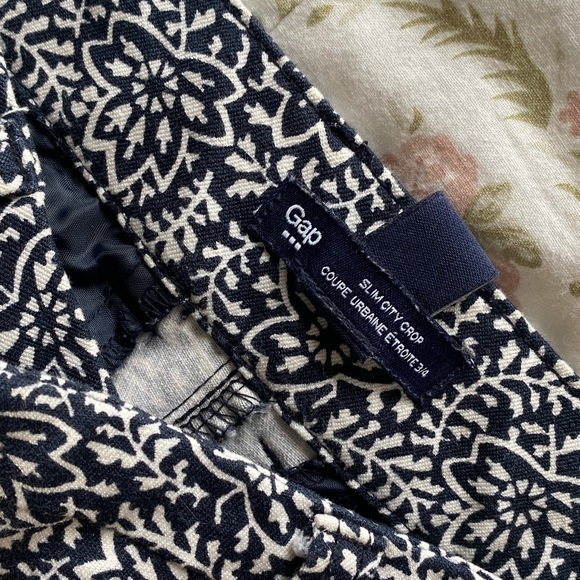 ✨GAP PATTERN JEGGINGS✨ - Picture 2 of 4